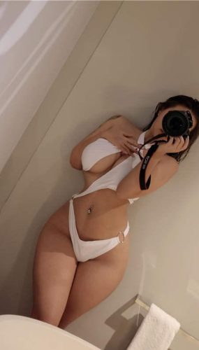 洁己u – 连体泳衣 [31P/12MB]