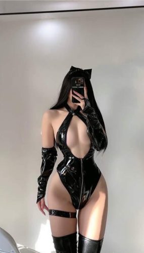 陈大小姐 – 束身皮衣 [9P/4MB]